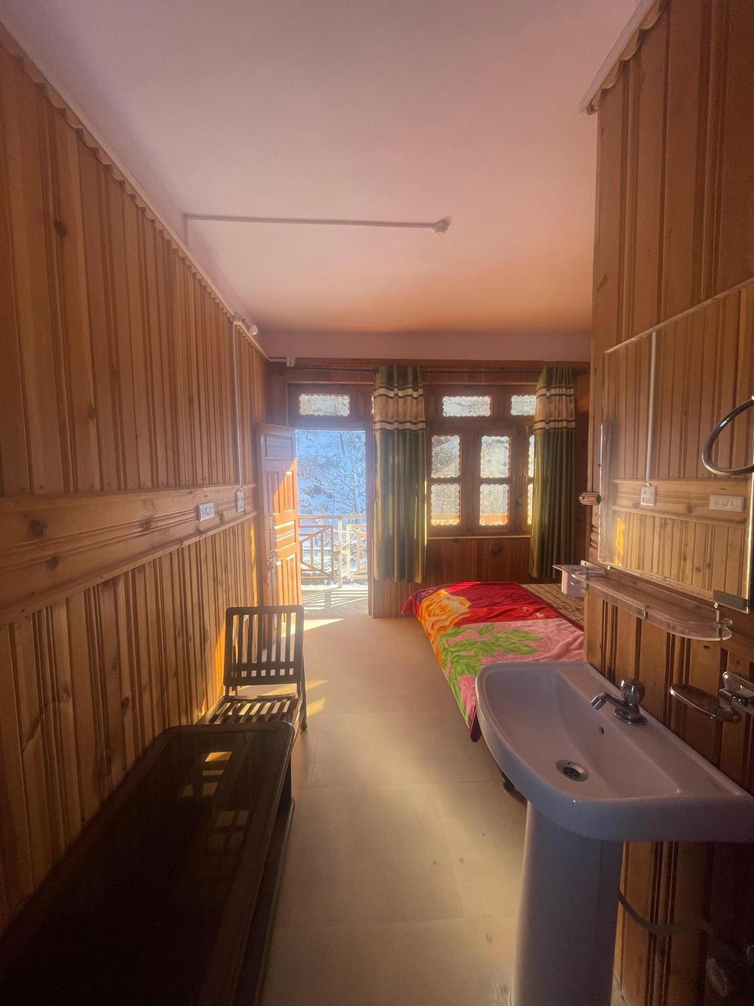 Hotel Sss The Chanshal Retreat Khashdhar Экстерьер фото